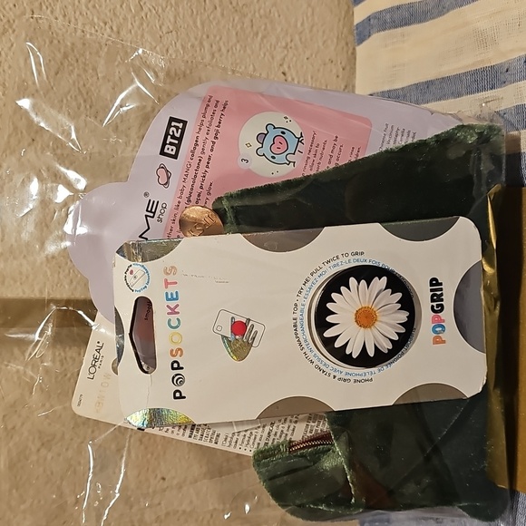 Skincare/makeup bundle - Picture 2 of 2